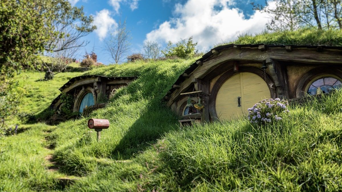 hobbit house in hills