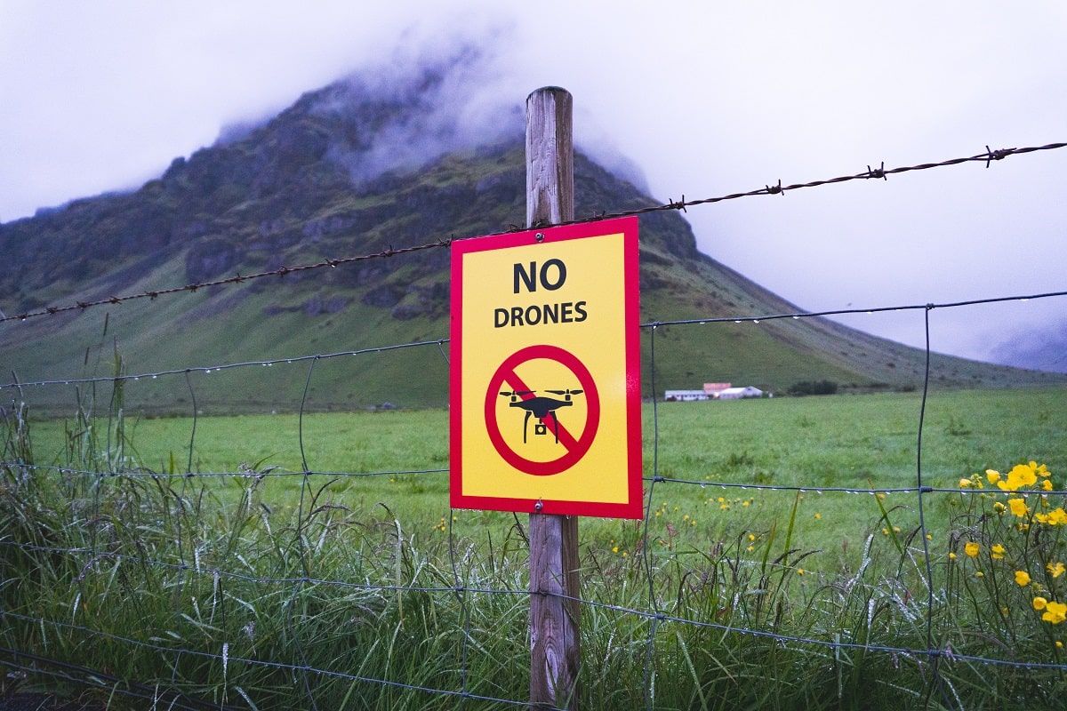 no drones allowed sign