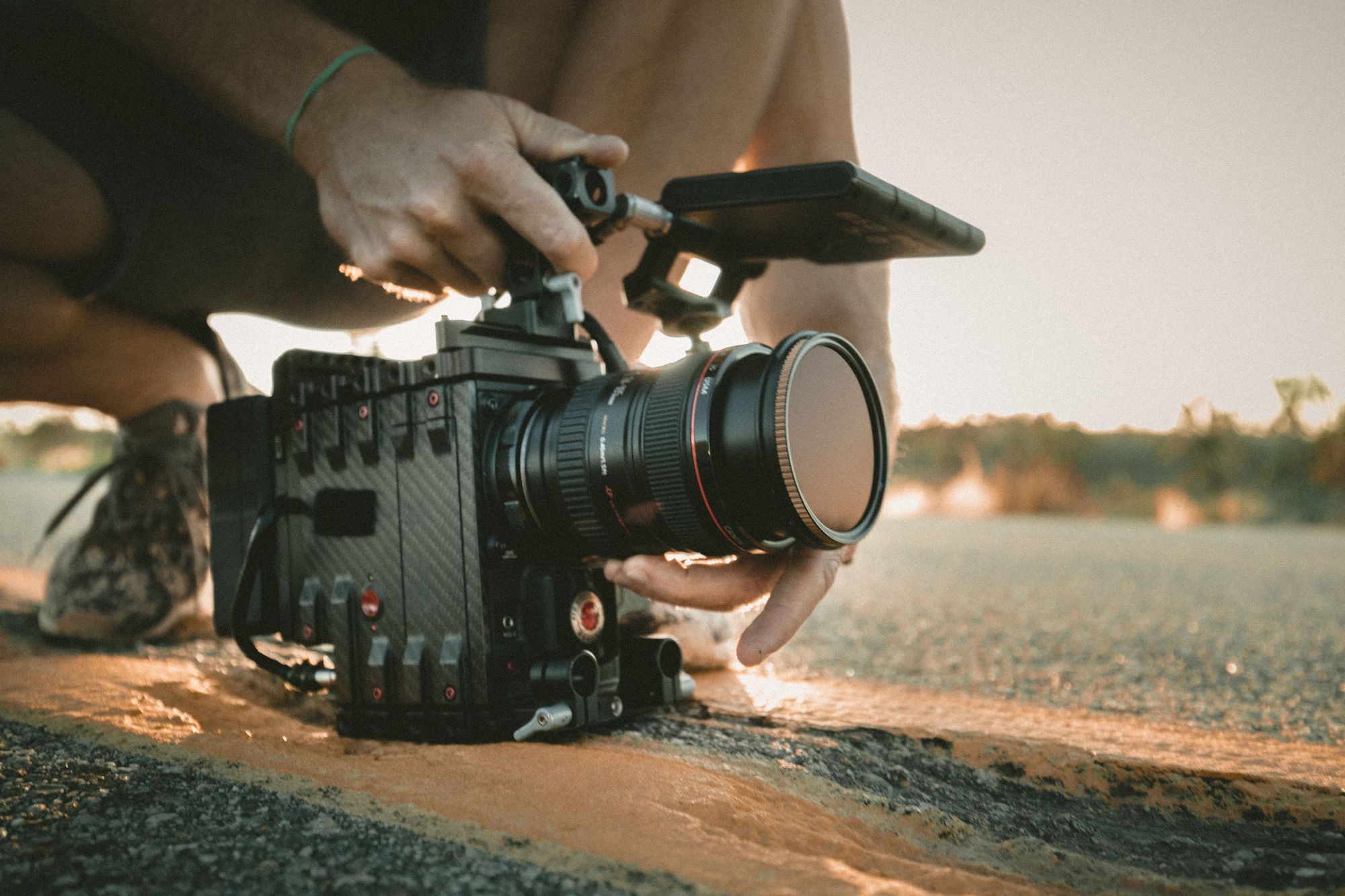 travel-camera-on-road