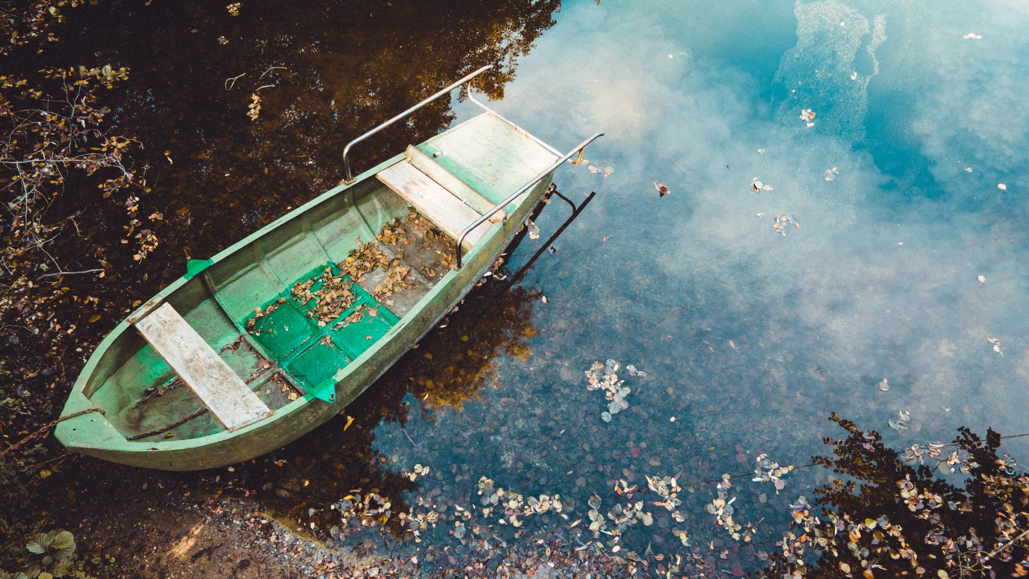 4K picture of old boat