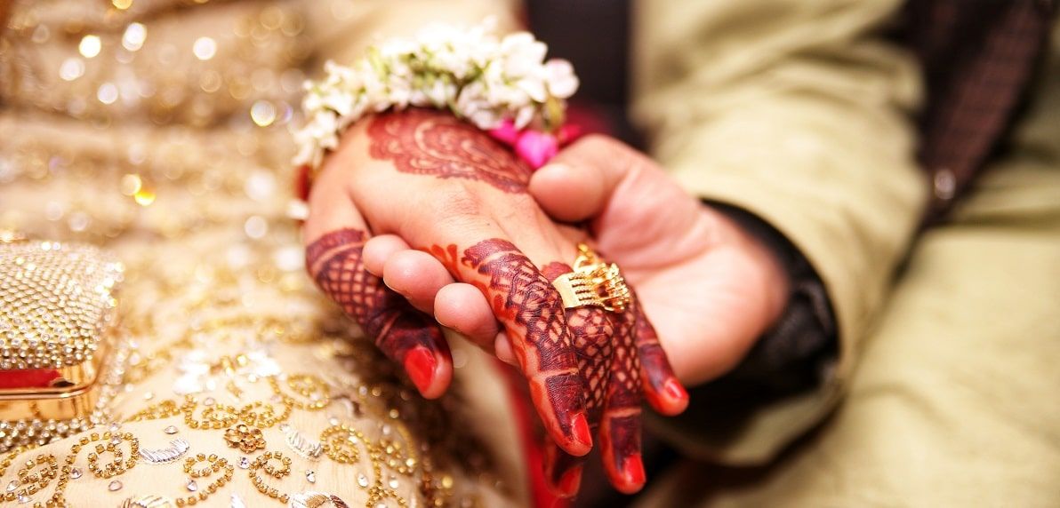 wedding hand holding