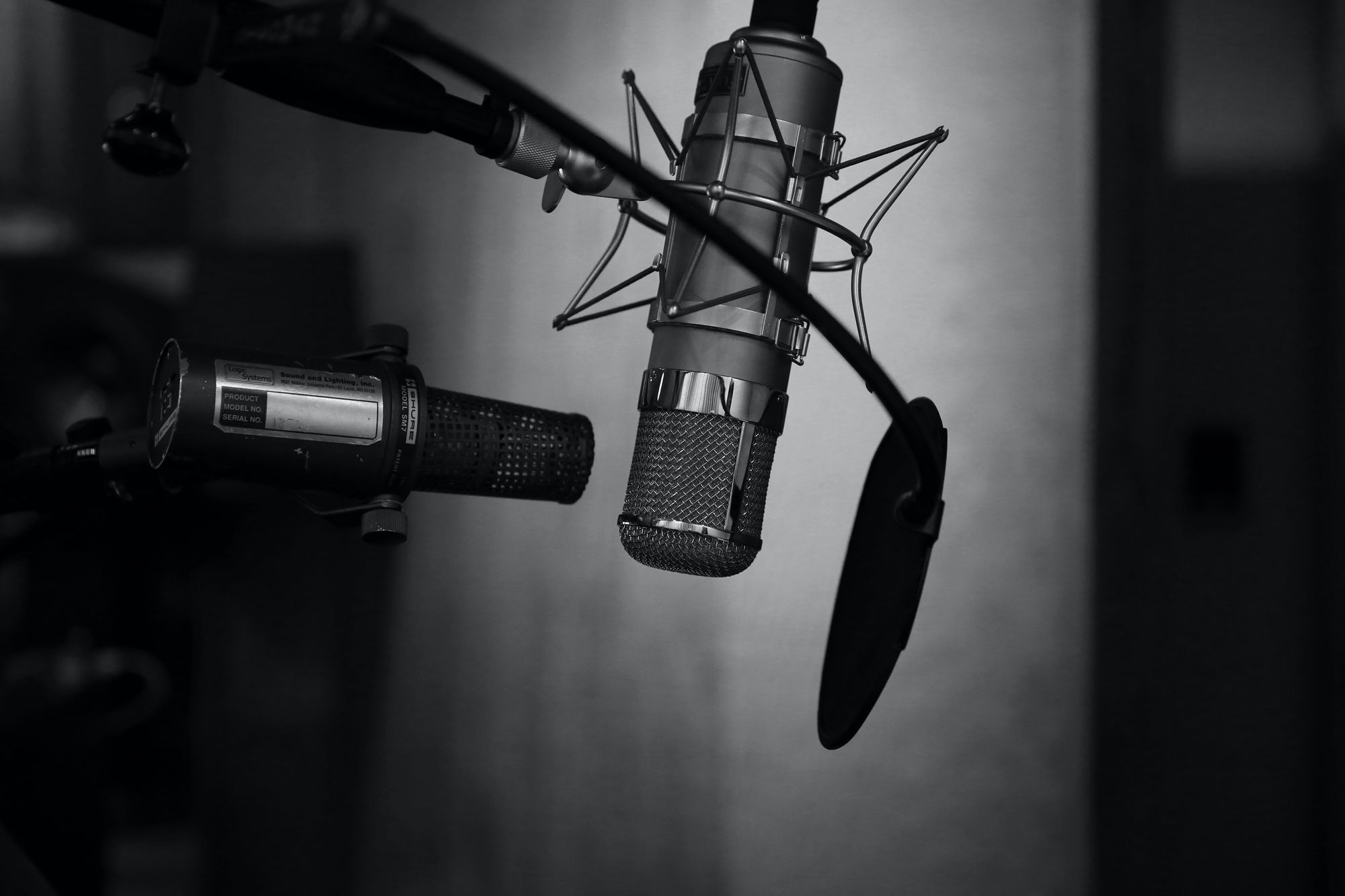 Rent Blue Yeti Mic w Pop Filter and Isolation Shield in London