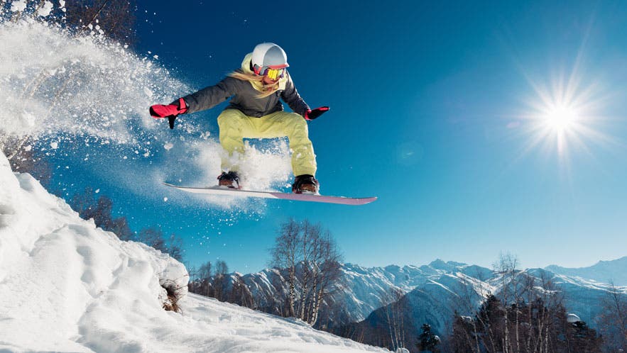 snowboarding action shot photography