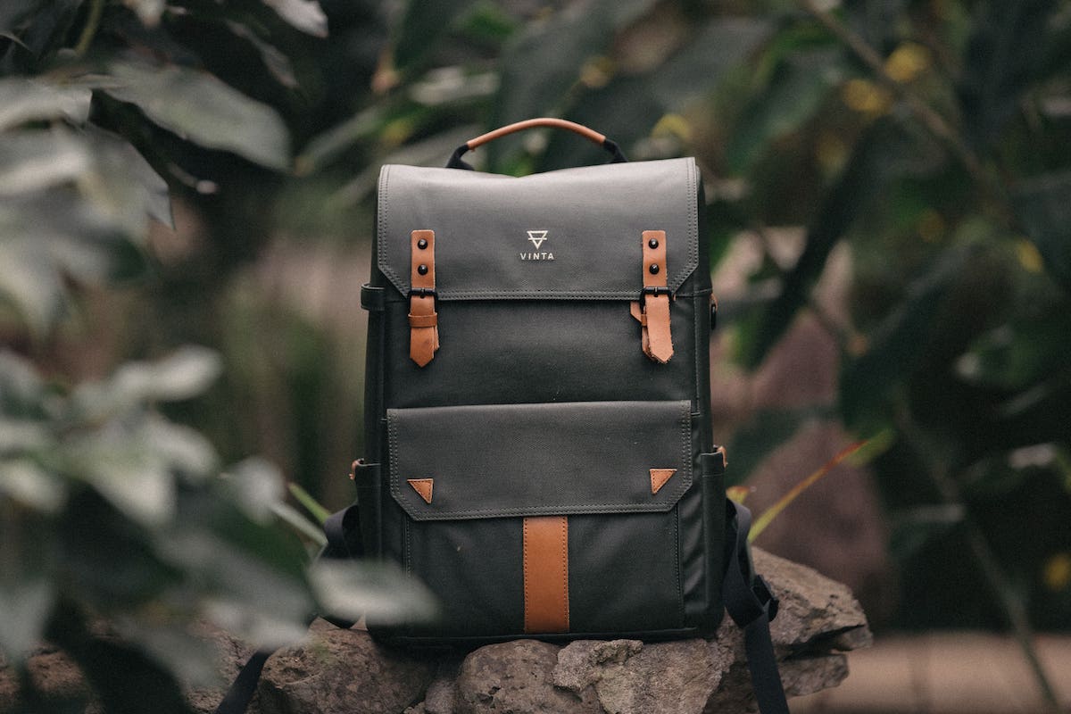 dalston 21l urban camera backpack