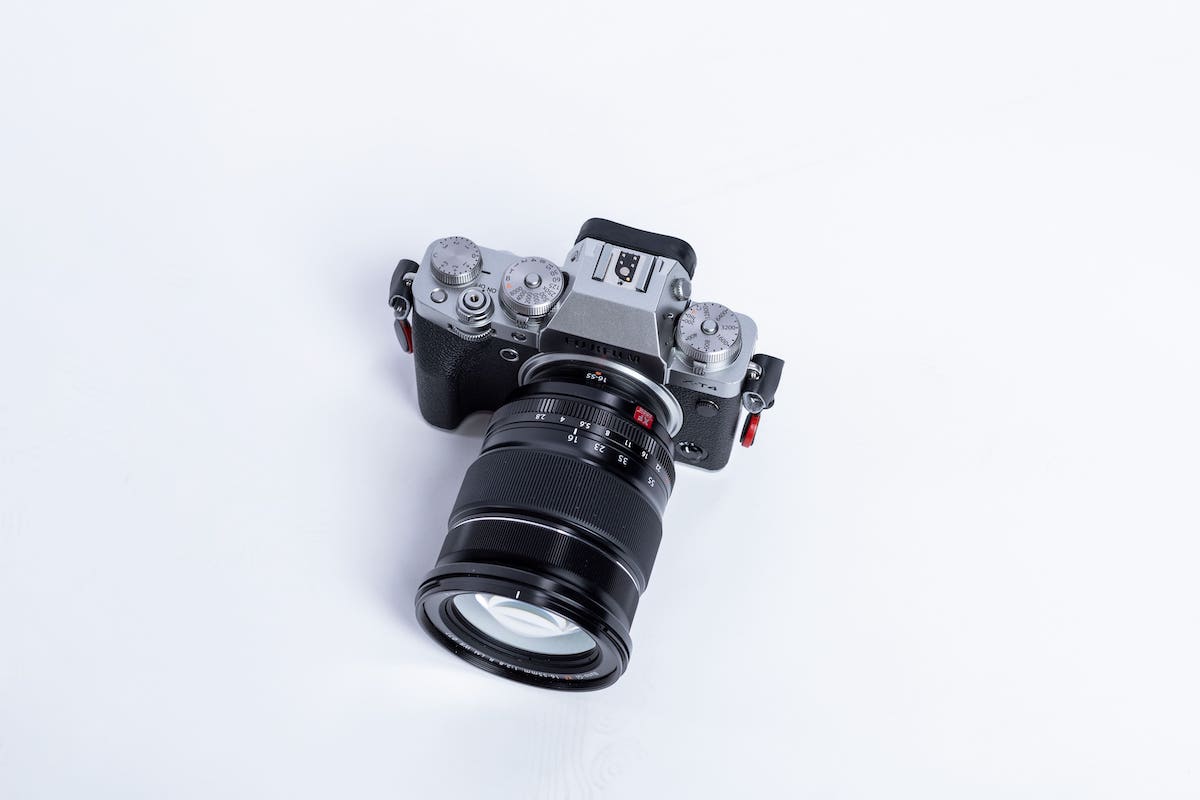 Fujifilm X-T4 body and design